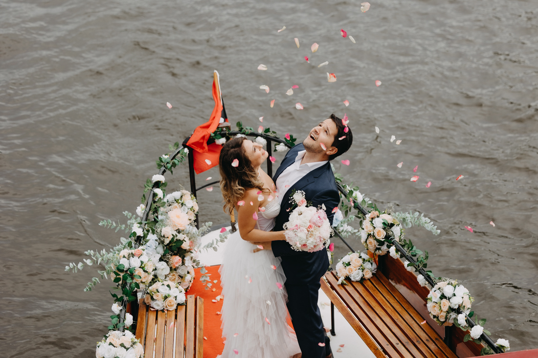 Sebi boat weddings tours